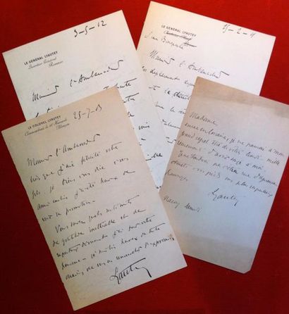 Maréchal Hubert LYAUTEY (Nancy 1854-1934) 
Trois lettres autographes signées adressées...