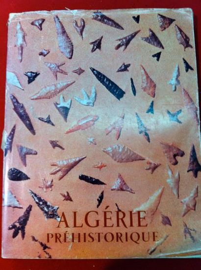 Lionel BALOUT 
Algérie préhistorique.
Paris, Arts et Métiers Graphiques, 1958, in-4...