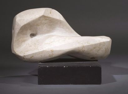 Roberto TAGLIAZUCCHI (XXe) Composition
Sculpture en marbre, socle en bois
Hauteur...