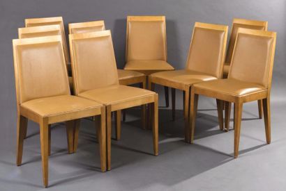 Travail des moderne Suite de neuf chaises en bois de placage, garniture vinyle marron
Hauteur...