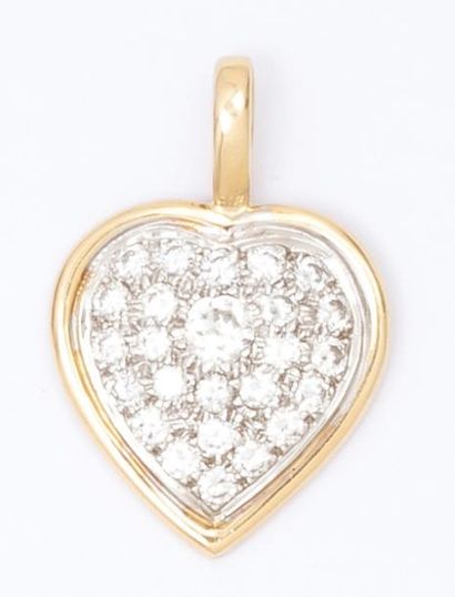 null Pendentif «Coeur «en or jaune et or gris orné d'un pavage de diamants taillés...