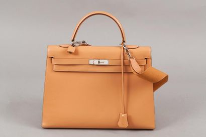 HERMES Paris made in France année 1996 *Sac “Kelly Sellier” 36cm en box nude, attaches...