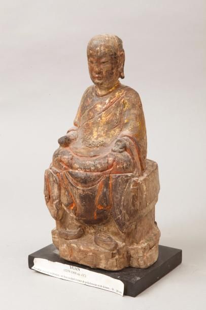 Chine, fin de l'époque Yuan 
Statuette en bois anciennement laqué et doré, représentant...
