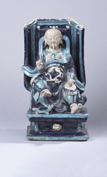 Chine, période Ming, XVIIe siècle 
Groupe en céramique émaillé bleu turquoise, bleu...
