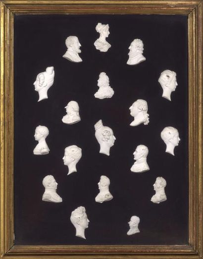 null Dix huit profils en biscuit figurant des portraits de divers rois et reines...