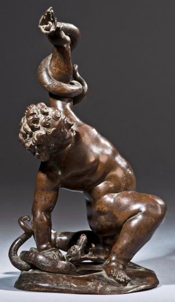 D'après Francesco FANELLI (1577-1663) 
Hercule étouffant les serpents
Bronze à patine...