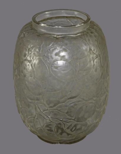 RENE LALIQUE (1860-1945) 
Vase «Monnaie du Pape».
Epreuve en verre moulé, pressé...