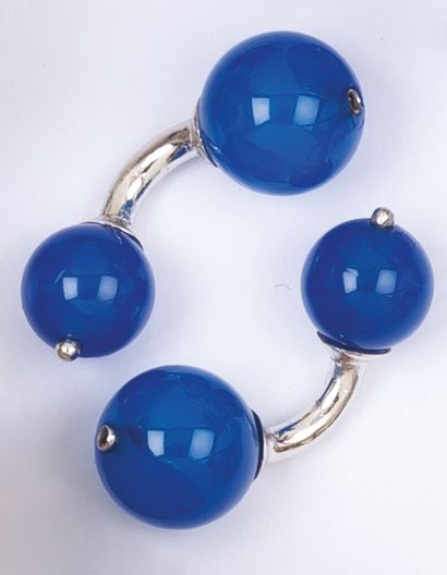 null Paire de boutons de manchettes en or gris ornés de boules d'agate bleue et de...