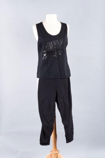 Junior GAULTIER et Jean Paul GAULTIER Stretch Lot de deux combinaisons noires ; nous...