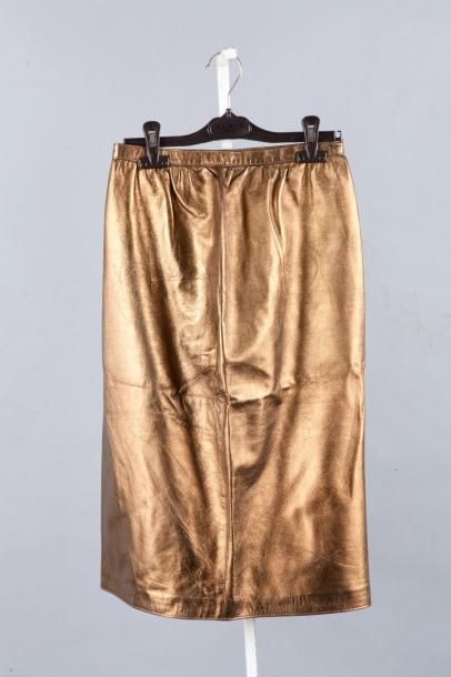 SAINT LAURENT Rive Gauche Lot de deux jupes en cuir irisé, l'une or, l'autre bronze....