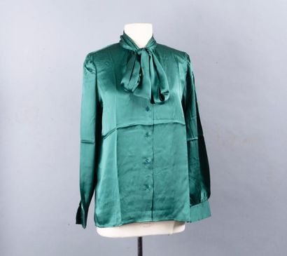 SAINT LAURENT Rive Gauche Lot de quatre blouses en soie dans les tons verts. T.4...