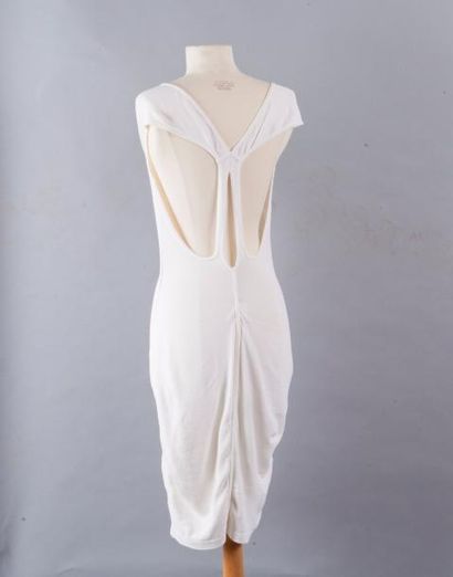 ALAÏA Mni robe en maille spandex ivoire (traces) ; nous y joignons deux jupes. 
