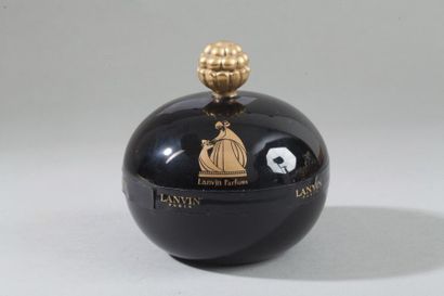 null LANVIN Boîte à poudre modèle "boule noire", décor figurant Madame Jeanne Lanvin...