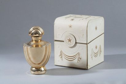 null FRAGONARD "Belle de Nuit" Flacon en verre recouvert d'or formant une urne, bouchon...