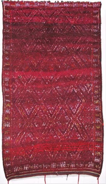 null Un Tapis Zaïane, Maroc
An antique Zaïane carpet (double side)
Ce tapis est relativement...