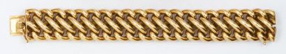 null Bracelet tressé en or jaune. P. 79,4g.