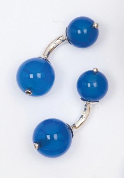 null Paire de boutons de manchettes en or gris ornés de boules d’agate bleue et de...