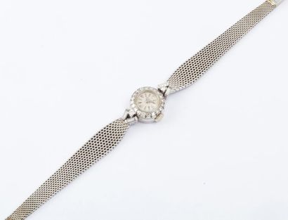 null BLANCPAIN - Bracelet montre de dame en or gris. Cadran blanc, index appliqués....