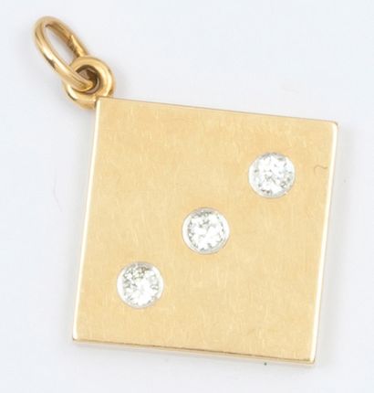 null Pendentif porte-photo «Domino» en or jaune 14K orné de trois diamants taillés...