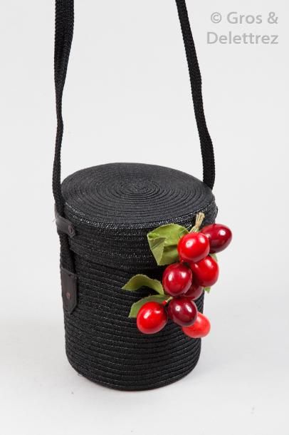 SAINT LAURENT Rive Gauche Petit sac boite en paille noir rehaussé d’un motif de cerises...