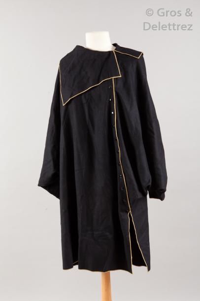 ROCCO BAROCCO Veste en drap de laine noir gansée or, col et longueur asymétrique,...