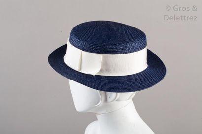 YVES SAINT LAURENT haute couture Lot de deux chapeaux d'inspiration canotier en paille...