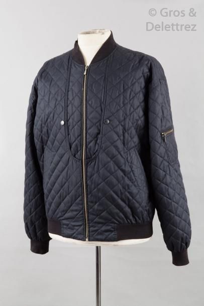 null RYKIEL Homme

Bombers en coton matelassé marine, encolure ronde, poignets des...