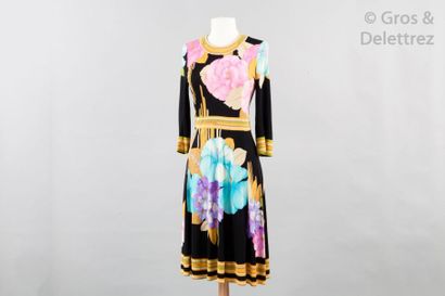 null LEONARD

Lot de deux robes en jersey de soie imprimée à motifs floral, l'une...