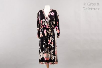 null LEONARD

Lot de deux robes en jersey de soie imprimée à motifs floral, l'une...