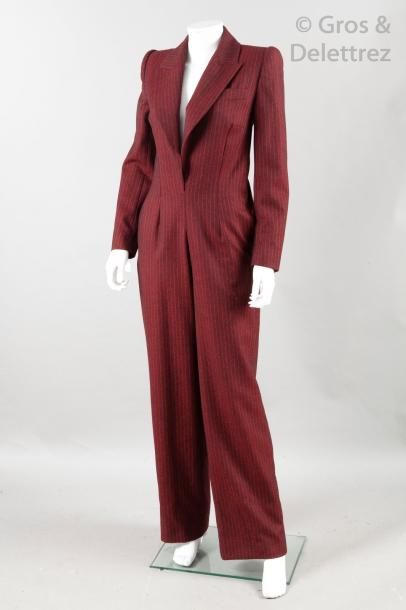 null GIVENCHY Couture Circa 1996-2000

Combinaison pantalon en lainage, rouge, noir...