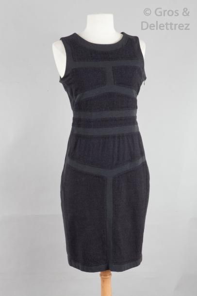 null Diane von FURSTENBERG

Robe sans manche en jersey de laine chiné noir ornée...