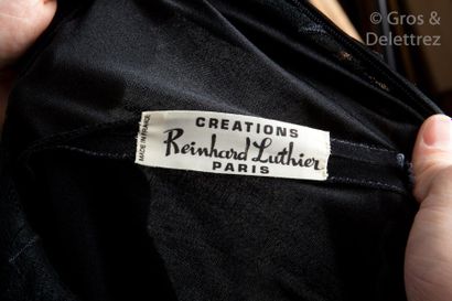 null Reinhard LUTHIER création

Robe du soir en patchwork de guipure et jersey de...