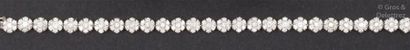 null Bracelet ligne en or gris 14K entièrement serti de diamants taillés en brillant...