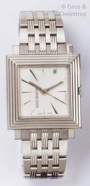 BOUCHERON «Square»
Bracelet-montre en acier, cadran gris guilloché, date guichet...