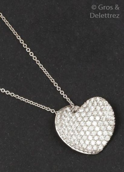 null Collier en or gris orné d’un pendentif «Cœur» serti d’un pavage de diamants...