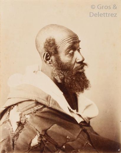 null A. Cavilla

Maroc, c. 1880.

Tanger.

Portraits de marocains. Mendiant. Joueur...