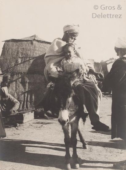 null D. Madral 

Maroc, 1950-1952. 

Marrakech. Palais de la Bahia. Mamounia. Vallée...