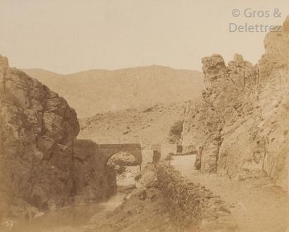null Photographe non identifié 

Algérie, c. 1855. 

Biskra. El Kantara. 

Trois...