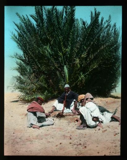 null Photographe amateur 

Palestine, c. 1900. 

118 plaques de verre positive colorisées....