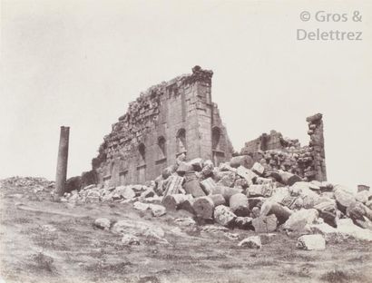 null Louis Vignes (1831-1896)

Jordanie, 1864. 

Ruines de Djerash, temple du sud....