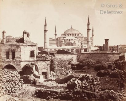 null Abdullah Frères

Constantinople, c. 1865. 

Quartier de la mosquée Sainte Sophie...