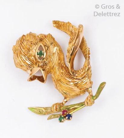 null Broche «Oiseau» en or jaune ciselé et émaillé polychrome, l’oeil orné d’une...