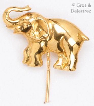 null Épingle de cravate «Éléphant» en or jaune ciselé.
P. 1,6g.