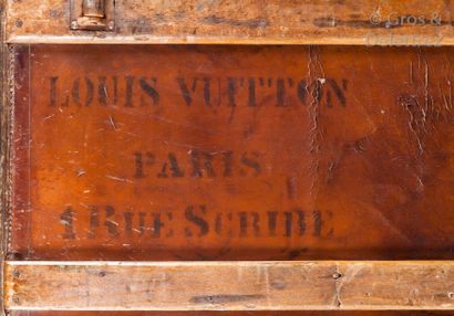null Louis VUITTON Rue Scribe n°404 ?? Malle cabine en cuir naturel, fermoirs et...