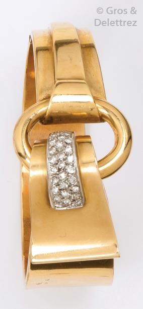 null Bracelet manchette en platine et or jaune à motif de «Boucle» orné d’un godron...