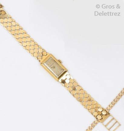 null JAEGER LECOULTRE - Montre bracelet de dame en or jaune. Cadran blanc, index...