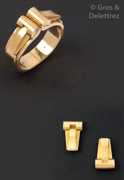 null Raymond TEMPLIER (1891-1968) - Bracelet «moderniste» à système en or jaune orné,...