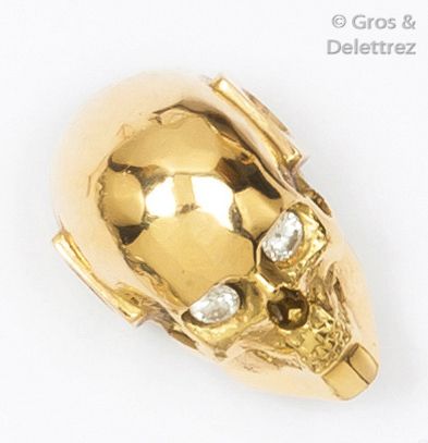 null Pendentif «tête de mort» en or jaune. P. 6,7g.