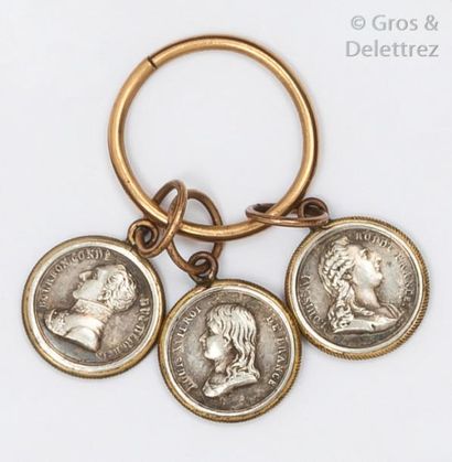 null Ensemble de trois médailles royalistes en argent ciselé. P. 4,6g.