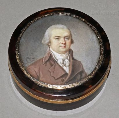 null Attribuée à Pierre Jean BOQUET (1751-1817)

Boite circulaire en écaille, la...